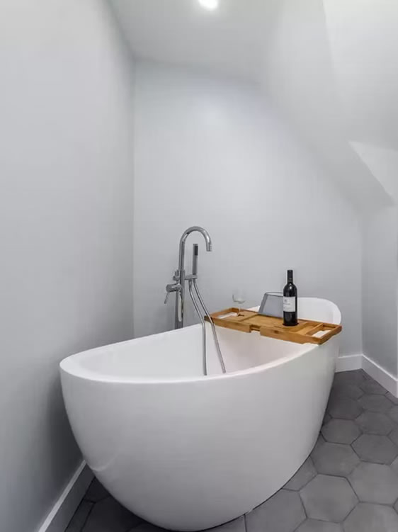 Pierce Plumbing Tubs